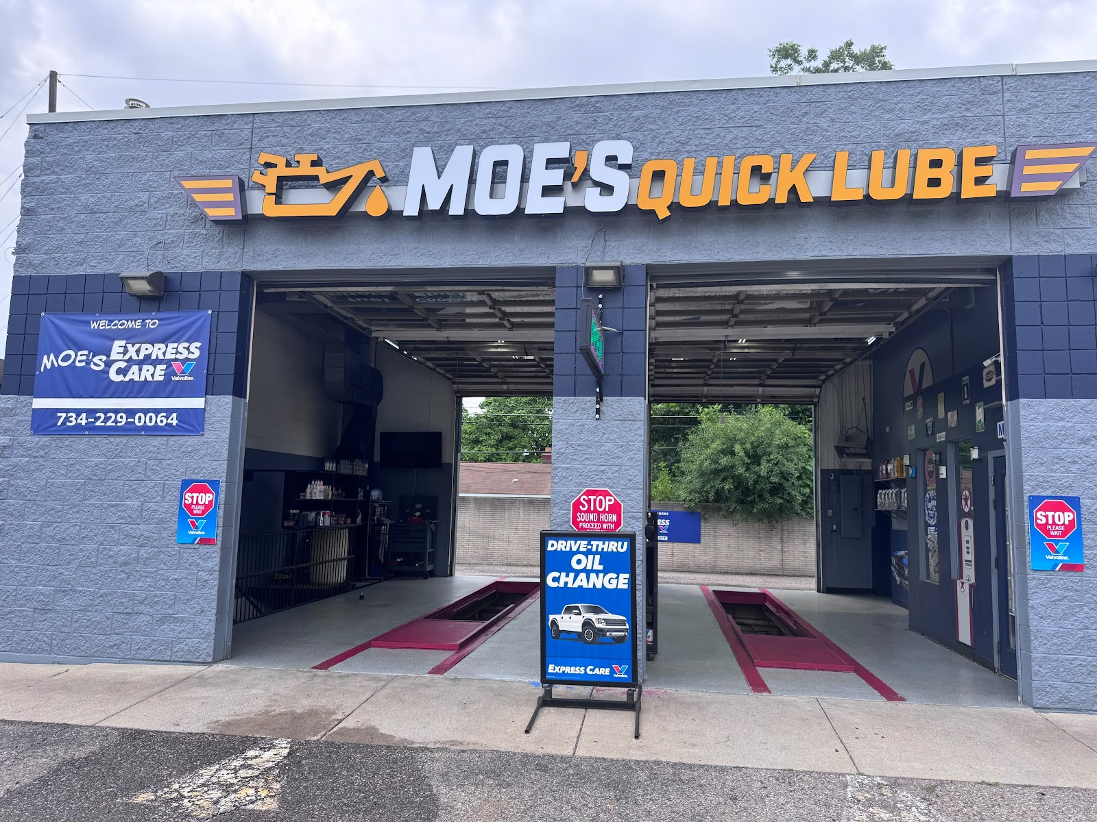 Moe's Quick Lube in Romulus