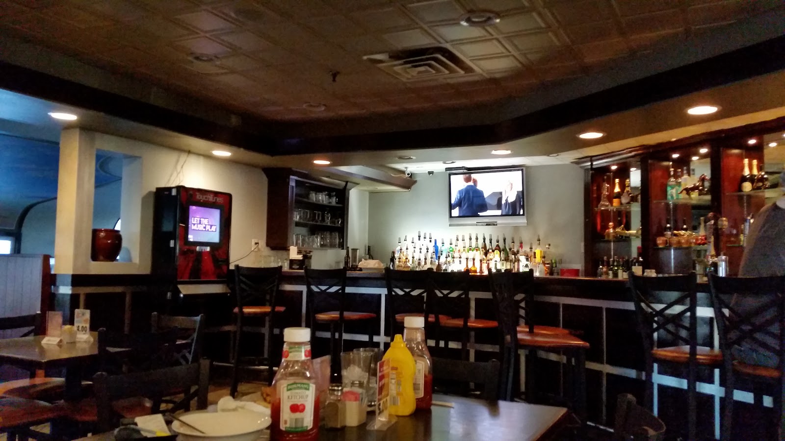 Wings Bar & Grill — photo